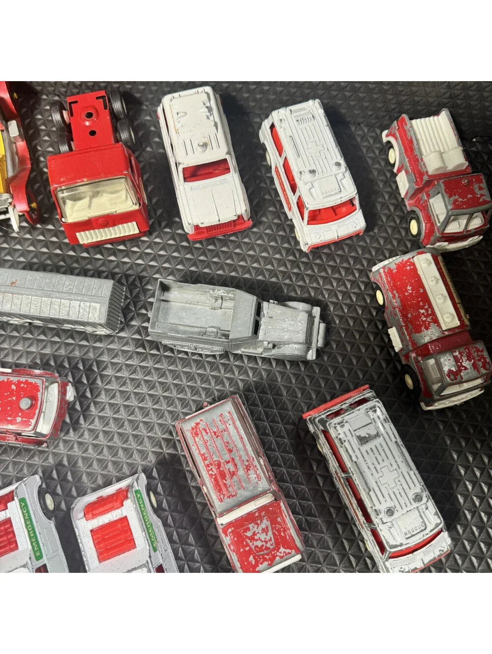 15 Vtg Tonka, Tootsie Toys, Gowland Cars Trucks Ambulance Fire Truck Cast Metal